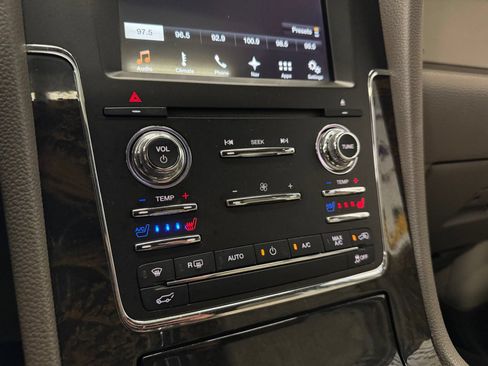Used 2016 Lincoln Navigator Select RWD image 24