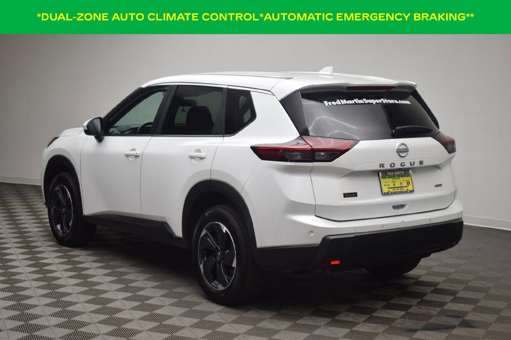 Used 2025 Nissan Rogue SV AWD/4WD image 4
