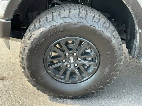 Used 2025 Ford F150 Raptor AWD/4WD image 12