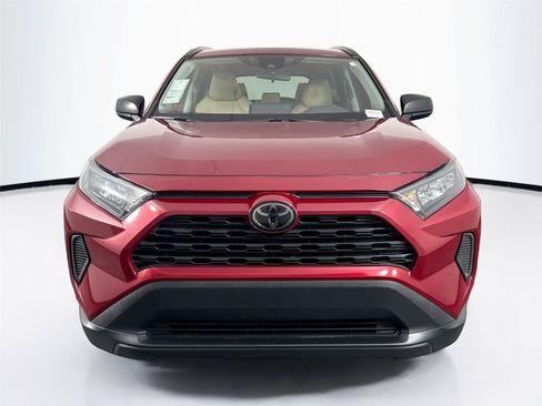 Used 2019 Toyota RAV4 LE FWD image 7