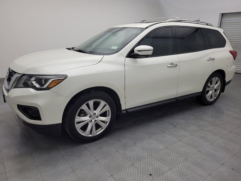 Used 2018 Nissan Pathfinder SL w/ SL Premium Package FWD image 2