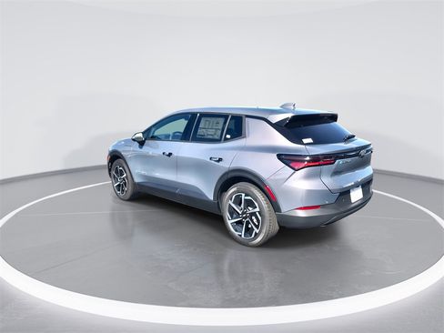 New 2026 Chevrolet Equinox EV LT image 6