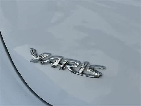 Used 2020 Toyota Yaris XLE image 27