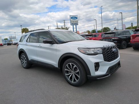 New 2026 Ford Explorer ST-Line image 1