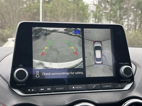 Used 2024 Nissan Sentra SR w/ SR Premium Package image 3