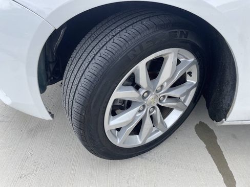 Used 2016 Chevrolet Impala LT w/ Convenience Package FWD image 22