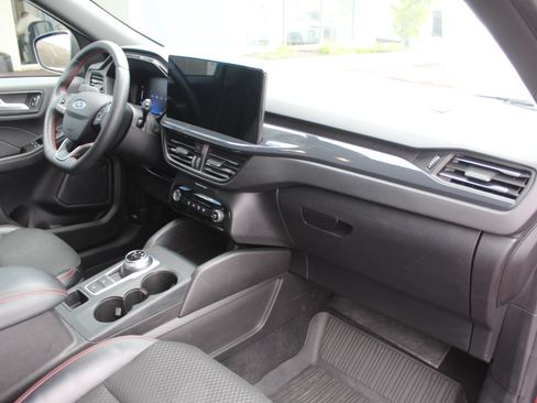 Used 2024 Ford Escape ST-Line w/ Tech Pack #1 AWD/4WD image 29