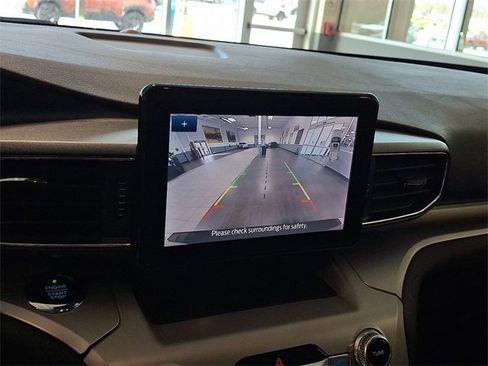 Used 2020 Ford Explorer XLT w/ Equipment Group 202A image 17