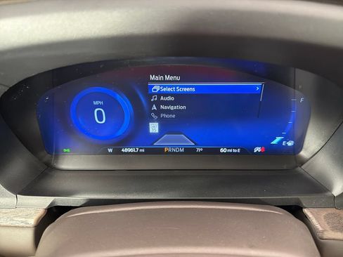 Used 2020 Ford Explorer Platinum w/ Premium Technology Package AWD/4WD image 12
