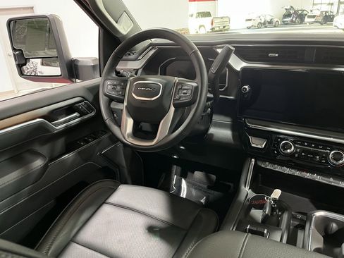 Used 2025 GMC Sierra 3500 Denali w/ Denali Reserve Package image 19
