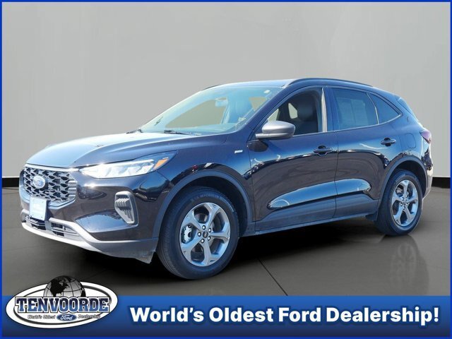 Certified 2025 Ford Escape ST-Line AWD/4WD image 1
