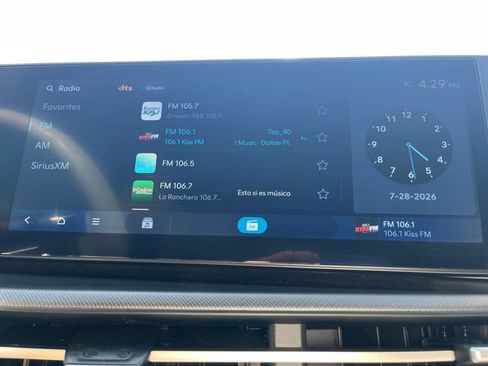 Used 2025 Hyundai Santa Fe SEL FWD image 8
