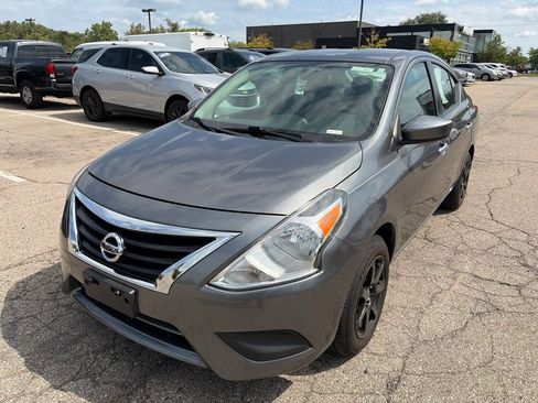 Used 2019 Nissan Versa SV FWD image 1