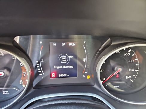 Used 2019 Jeep Compass Latitude FWD image 16