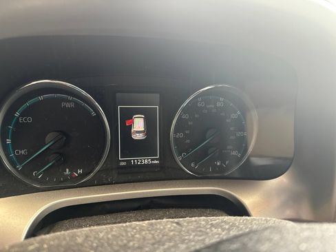 Used 2017 Toyota RAV4 Limited AWD/4WD image 18