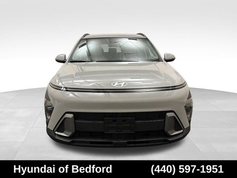 Used 2025 Hyundai Kona SEL AWD/4WD image 2