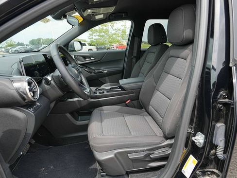 Used 2026 Chevrolet Equinox LT AWD/4WD image 17