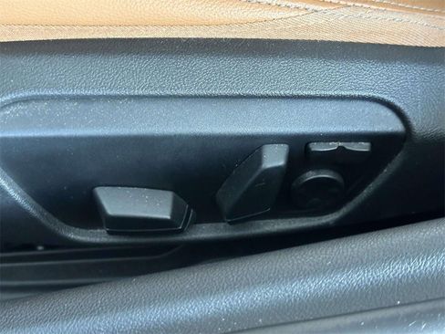 Used 2024 BMW Z4 sDrive30i w/ Driving Assistance Package image 17