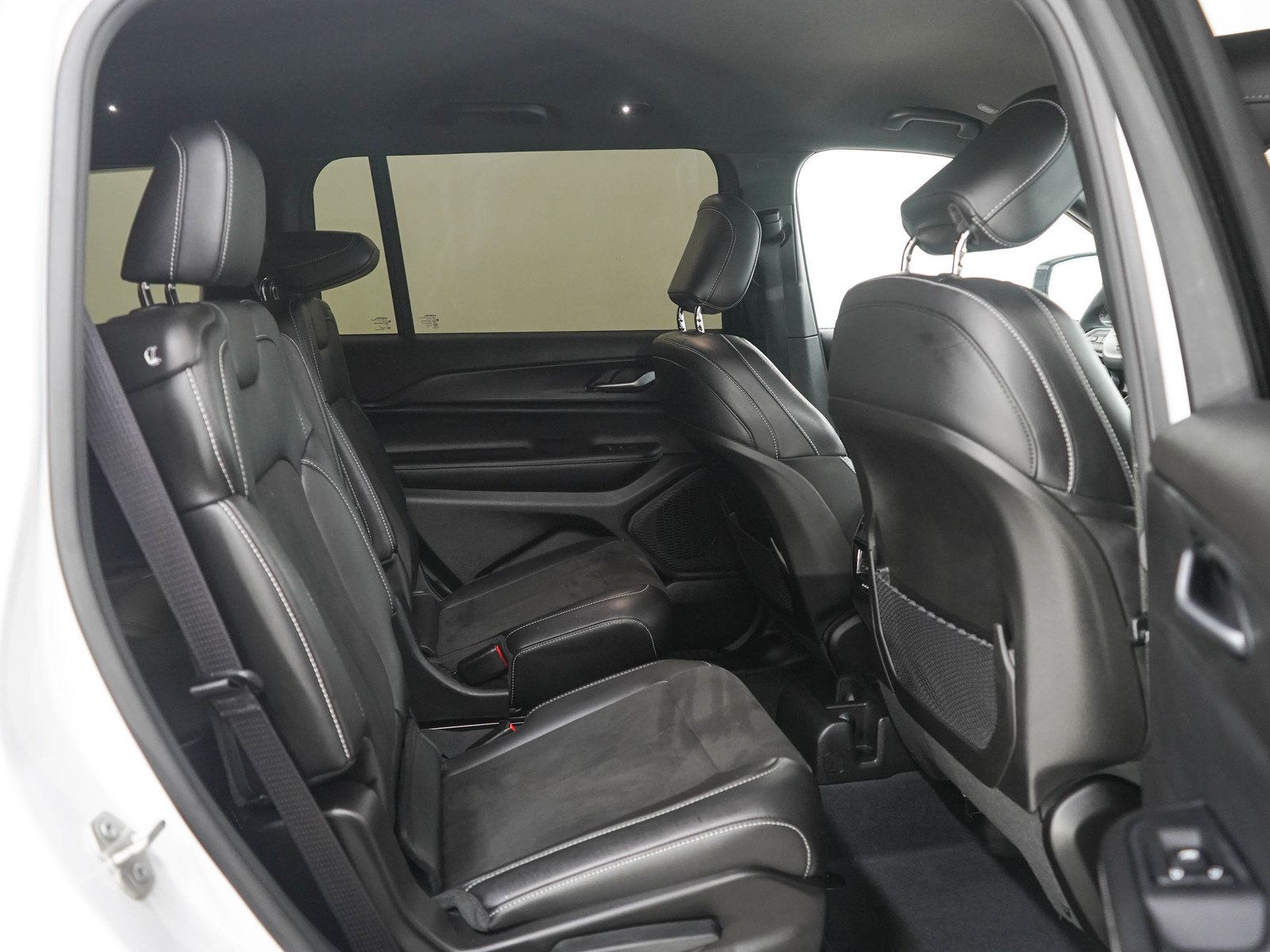 Used 2023 Jeep Grand Cherokee L Laredo AWD/4WD image 12