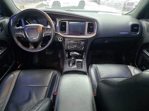 Used 2017 Dodge Charger R/T w/ Plus Group RWD image 17