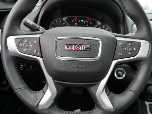 Used 2024 GMC Terrain SLT w/ Infotainment Package II image 25