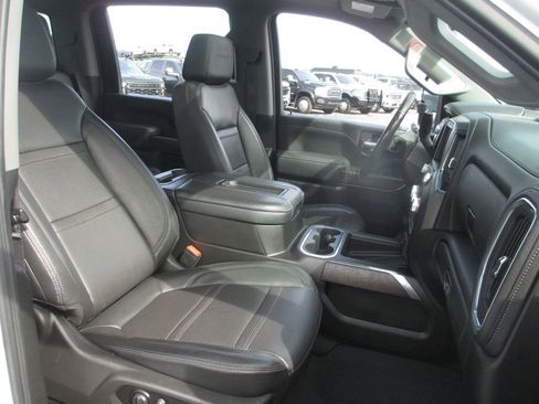 Used 2022 GMC Sierra 3500 Denali w/ Denali Ultimate Package AWD/4WD image 27