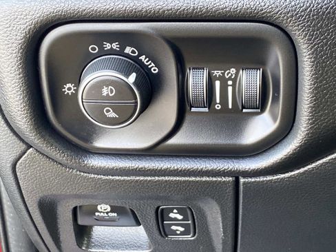 Certified 2025 RAM 1500 Laramie image 18