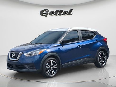 Used 2020 Nissan Kicks SV image 1