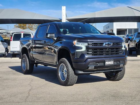 Used 2023 Chevrolet Silverado 1500 RST image 2