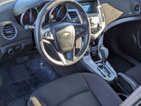 Used 2015 Chevrolet Cruze LT image 16