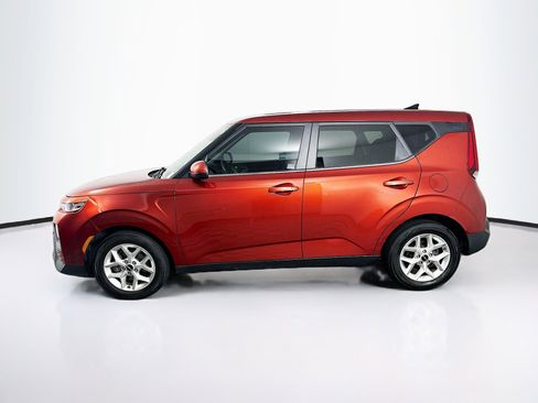 Used 2022 Kia Soul LX w/ Technology Package FWD image 4