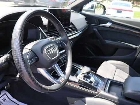 Used 2022 Audi SQ5 Premium Plus w/ Premium Plus Package AWD/4WD image 9