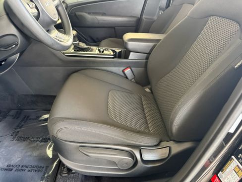 Used 2024 Kia Sportage LX AWD/4WD image 4
