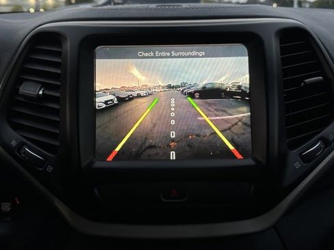 Used 2017 Jeep Cherokee 75th Anniversary image 35