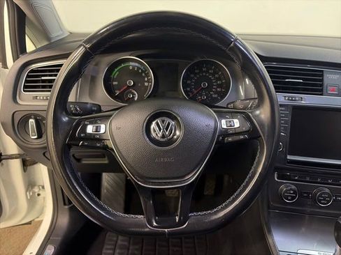Used 2016 Volkswagen e-Golf SEL Premium image 18