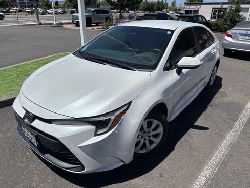 Used 2025 Toyota Corolla LE w/ Convenience Package FWD image 11