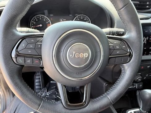 Used 2020 Jeep Renegade Altitude w/ UConnect 8.4 Nav Group AWD/4WD image 12