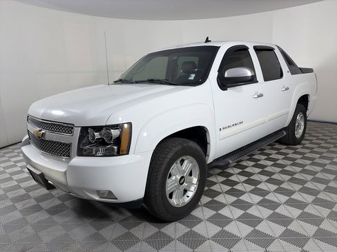 Used 2007 Chevrolet Avalanche LT w/ LT Preferred Equipment Group image 3