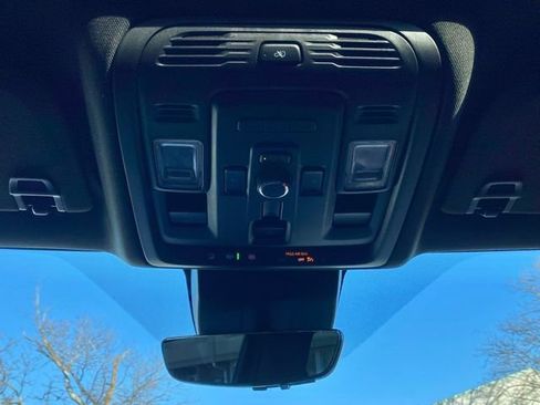 Used 2023 GMC Yukon Denali Ultimate image 38