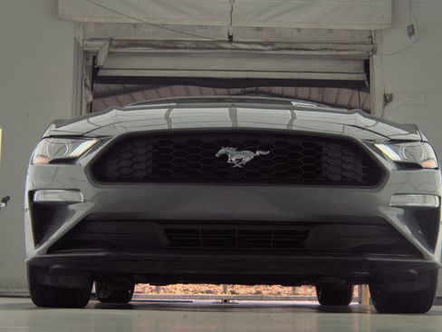 Used 2022 Ford Mustang Premium image 4