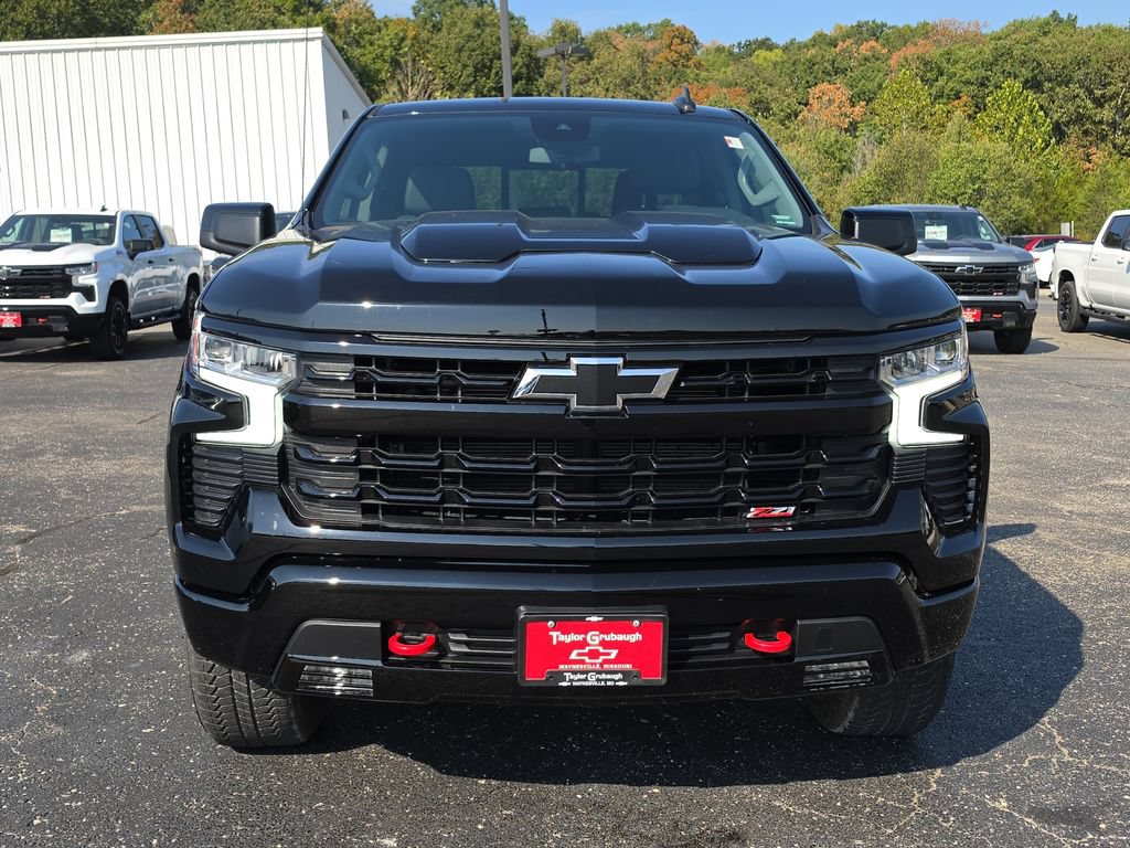 Used 2025 Chevrolet Silverado 1500 LT Trail Boss w/ Convenience Package II AWD/4WD image 3