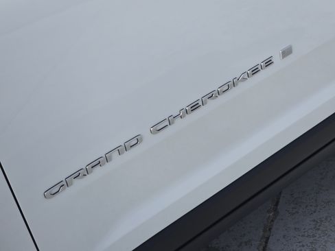 New 2026 Jeep Grand Cherokee Laredo RWD image 8