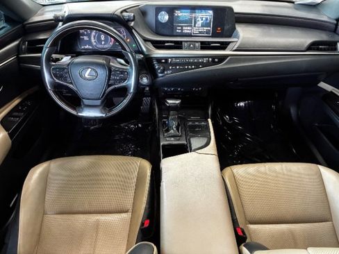 Used 2019 Lexus ES 350 w/ Premium Package FWD image 3