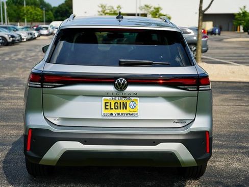 New 2025 Volkswagen Tiguan SE image 26