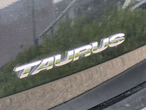 Used 2012 Ford Taurus Limited FWD image 13