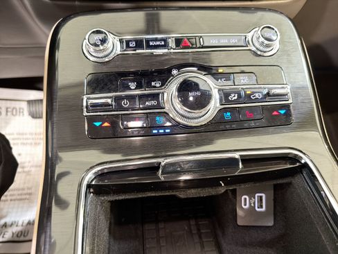 Used 2022 Lincoln Nautilus Reserve w/ Equipment Group 201A image 20