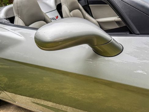Used 2006 Chevrolet Corvette Convertible w/ Preferred Equipment Group RWD image 36