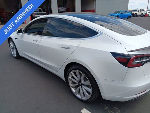 Used 2019 Tesla Model 3 Standard Range RWD image 4