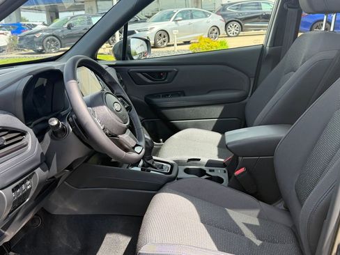 Used 2025 Subaru Forester Premium AWD/4WD image 9