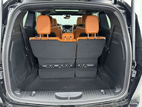 New 2026 Chrysler Pacifica Pinnacle w/ Trailer Tow Group image 8